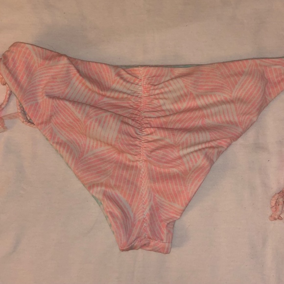 Victoria's secret reversible bikini set - Picture 5 of 7